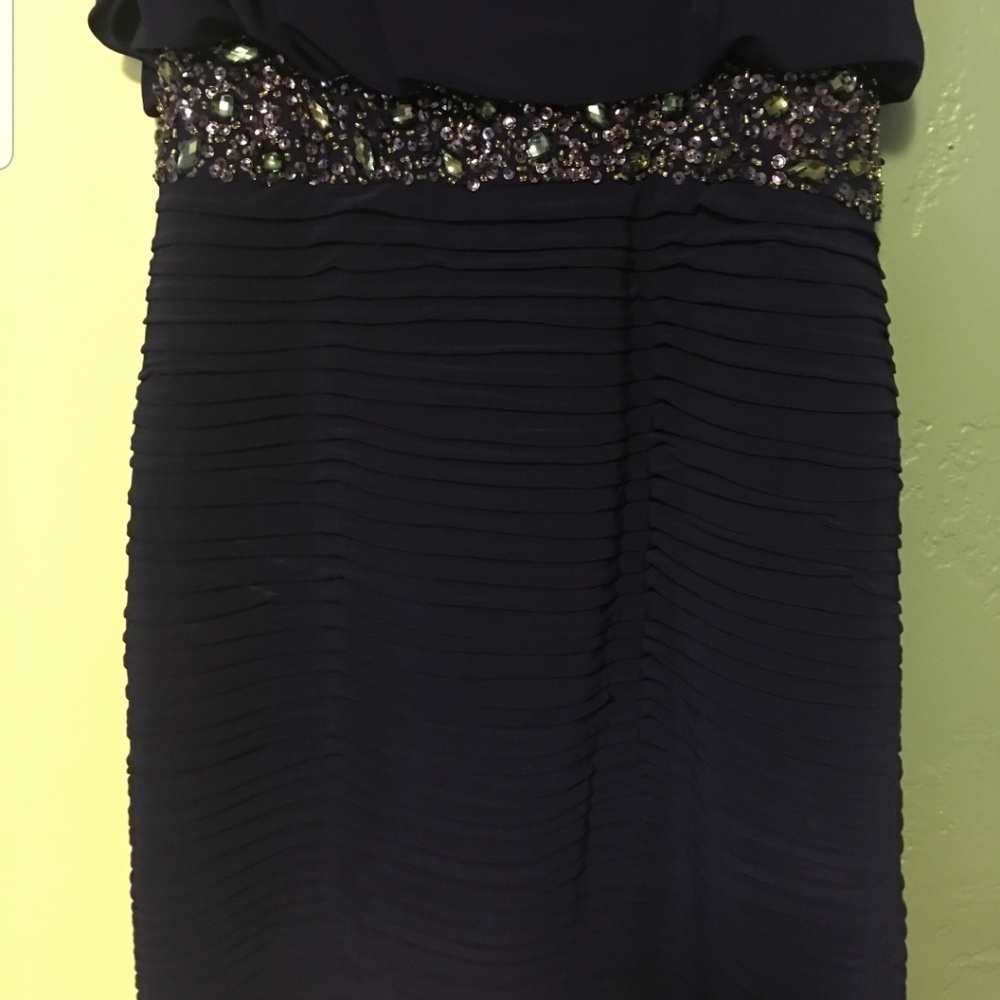 Dress - Picture 2 of 4
